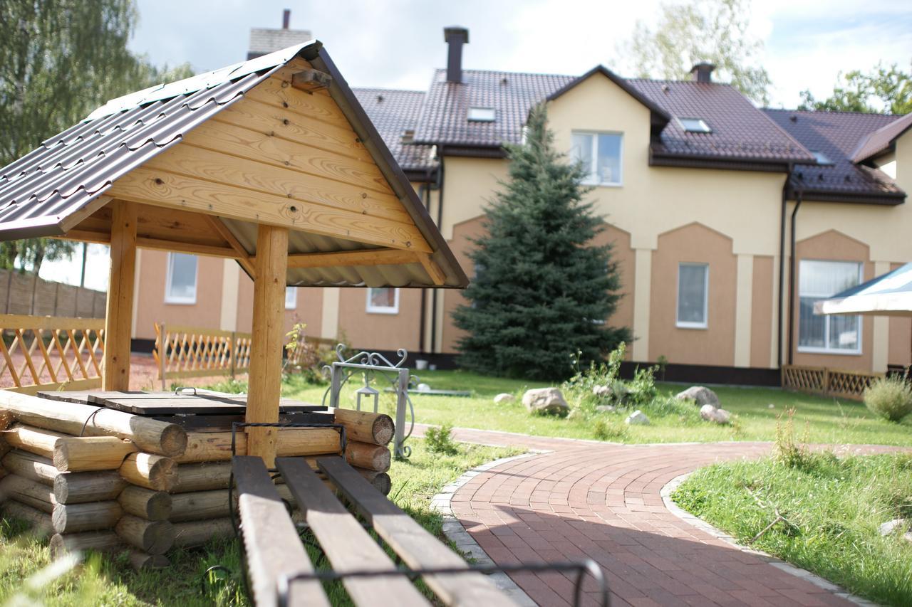 Gostinnyi Dvor Polotsk Exterior foto
